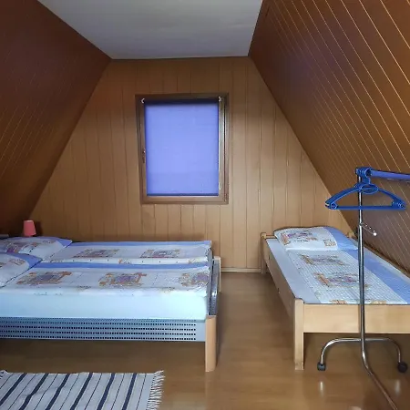 Casutele Intim * 코스티네스티