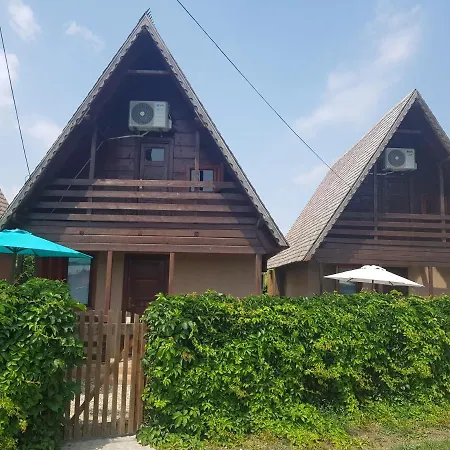 Casutele Intim 롯지 *