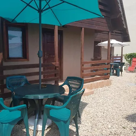 Casutele Intim 코스티네스티